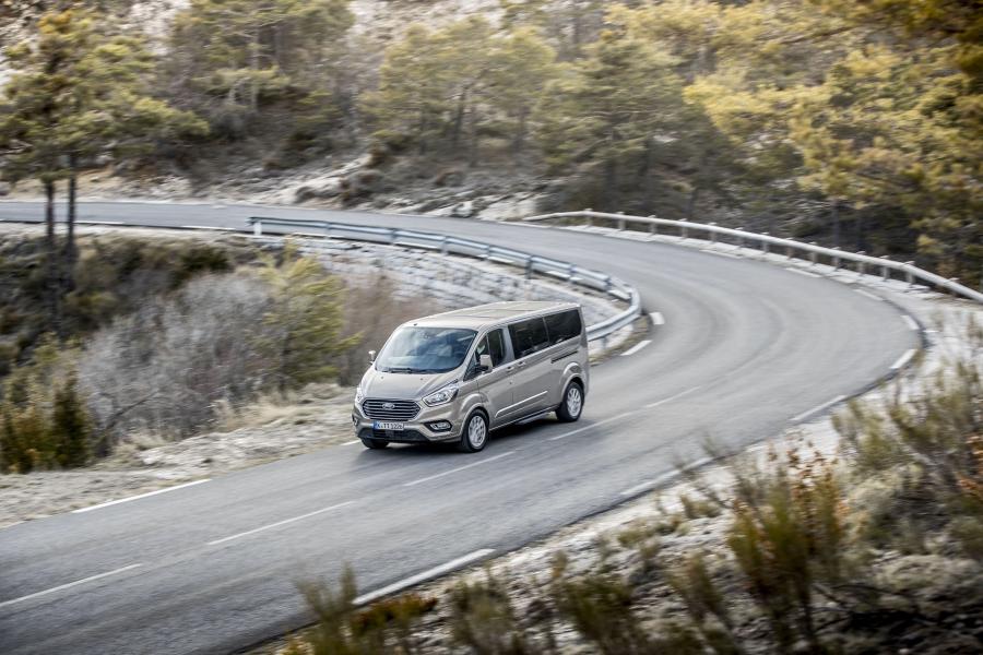  Ford Tourneo Custom LWB 2017 года  (WW) (фото 3 из 14)